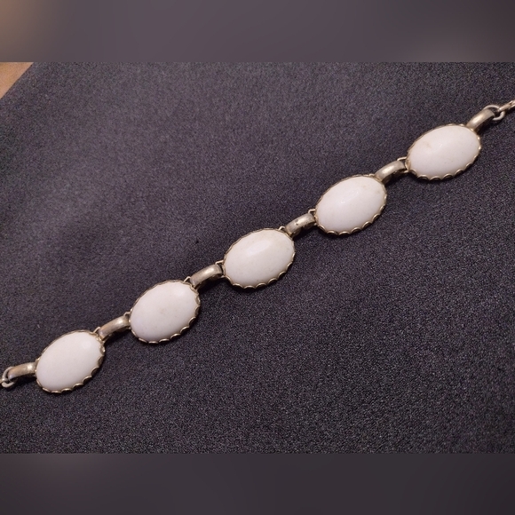 Gold and Cream Choker Necklace - Picture 11 of 12